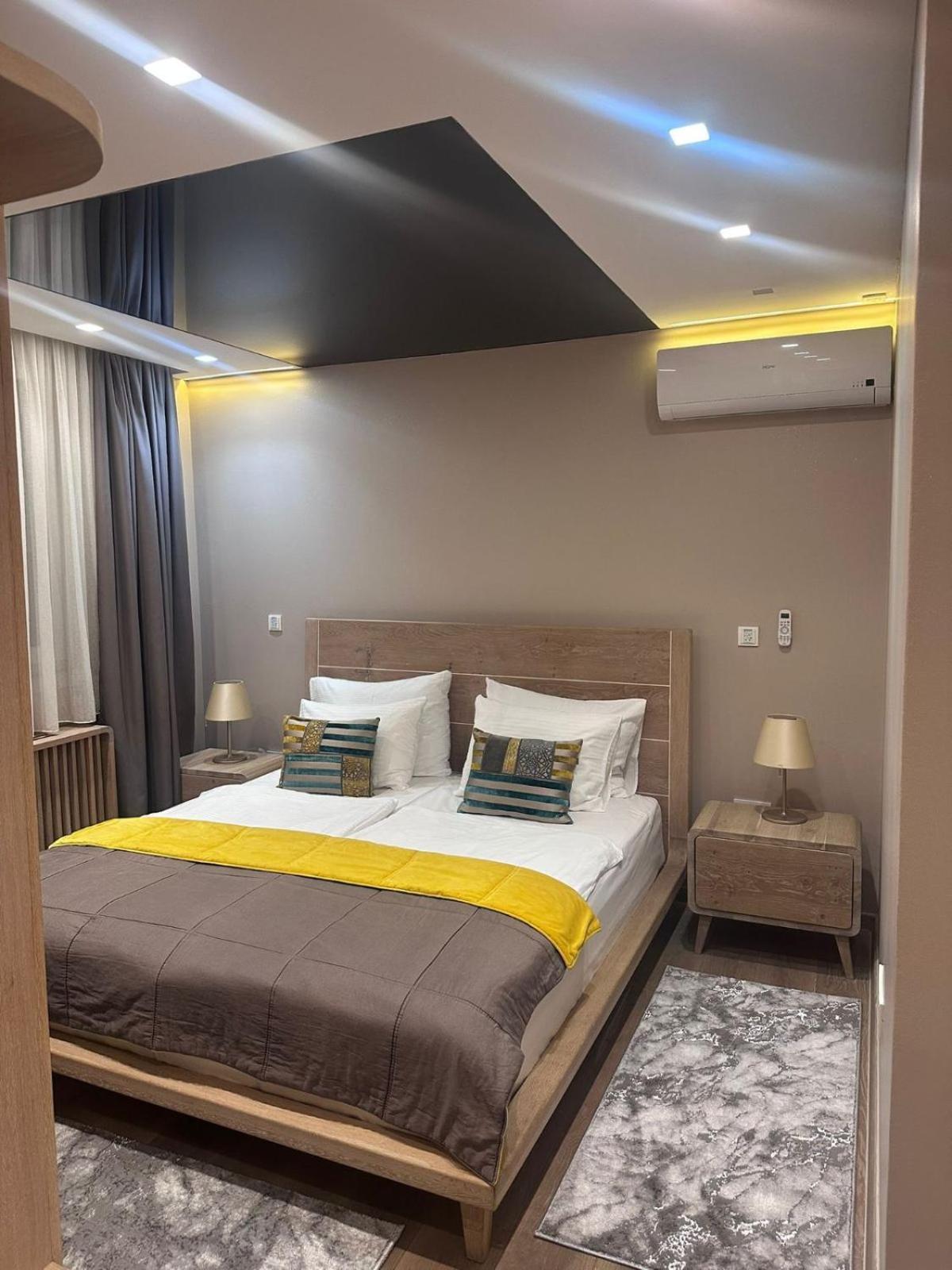 City Center Apartment Sarajevo Accross Bbi Shopping Mall Esterno foto